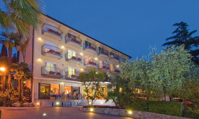 Torri del Benaco Hotel | Hotel Galvani