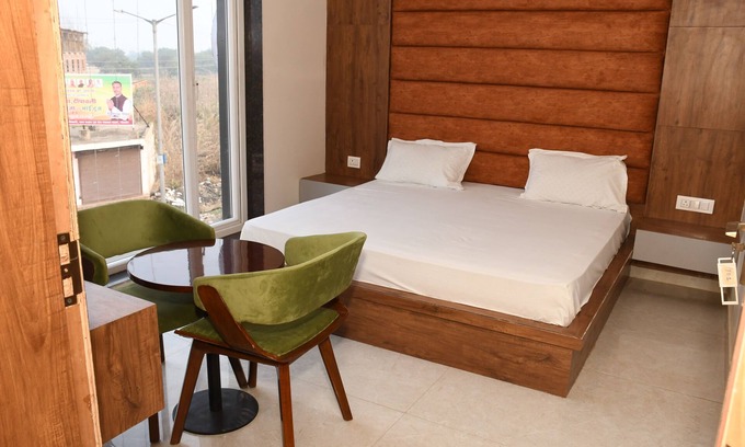 Govardhan House | Hotel Govardhan Inn