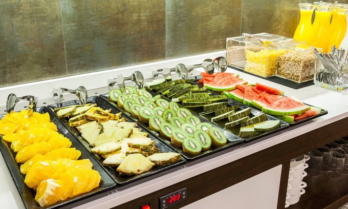 Ciudad Jardin Hotel | Hotel ILUNION Suites Madrid