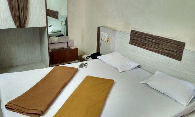 Loni Kalbhor Hotel | Hotel Jayshree