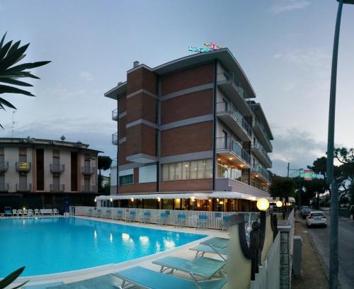 Pinarella Hotel | Hotel Lanzoni