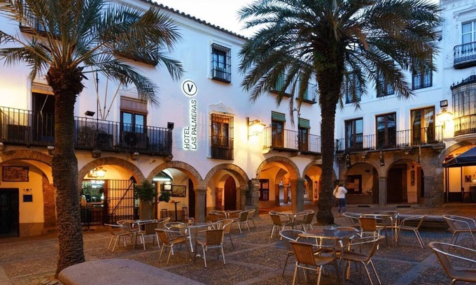 Zafra Old Town Hotel | Hotel Las Palmeras by Vivere Stays
