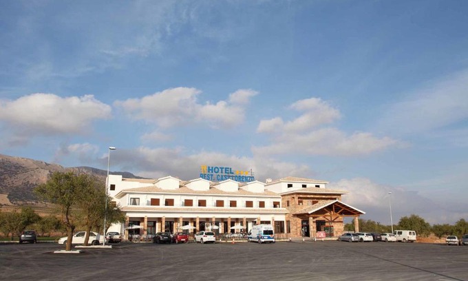 Chirivel Hotel | Hotel Lorenzo