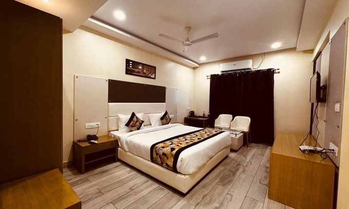 Marhi Hotel | HOTEL LOTUS INN