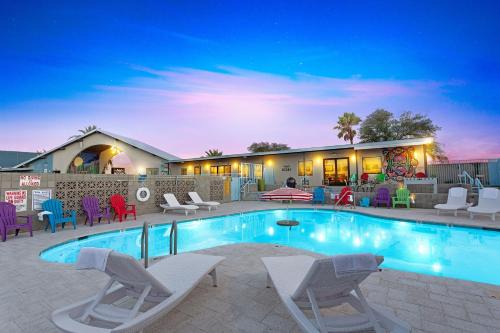 Tucson Hotel | Hotel McCoy - Art, Coffee, Beer, Wine