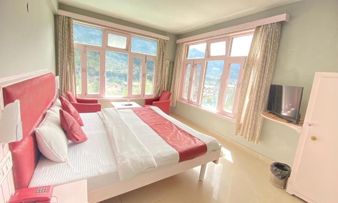 New Manali Hotel | Hotel Meadows Manali
