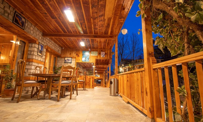 Old Manali Resort | Hotel Negis Mayflower