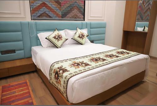 Kamrej Hotel | Hotel O Dastan Formerly Vistara