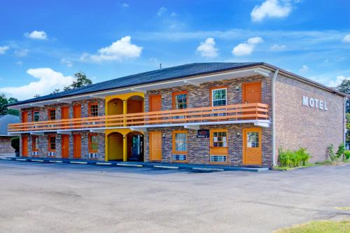 Kingstree Hotel | Hotel O Deluxe Inn Kingstree SC HWY 52