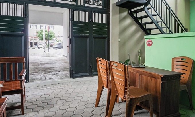 Rajabasa Hotel | Hotel O Guest House Riharti Syariah