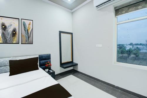 Jaipur District Hotel | Hotel O Hatoj