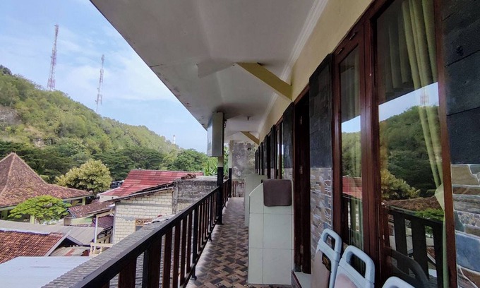 Wonosari Hotel | Hotel O Homestay Baronsari