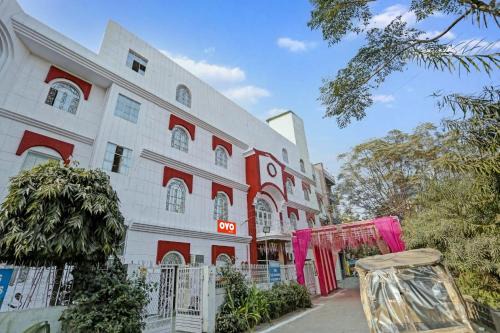 Sector 3 Hotel | Hotel O OM VILLA RESIDENCY Near Lotus Temple