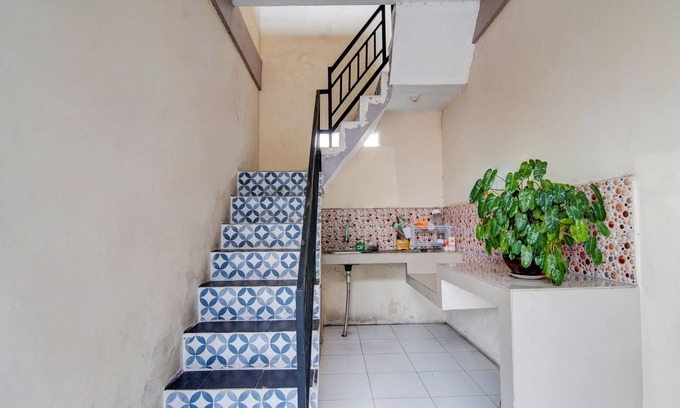 Pekanbaru Hotel | Hotel O Raya Guest House Syariah