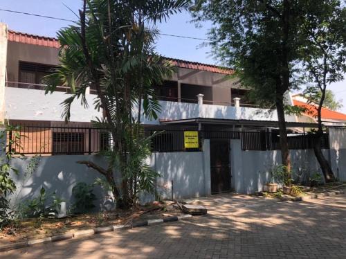 Surabaya Hotel | Hotel O Rumah Oma Syariah
