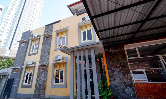 Laweyan Hotel | Hotel O Solo Point Guest House Syariah