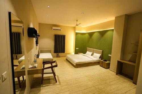 Surat Hotel | Hotel O Troventa Inn