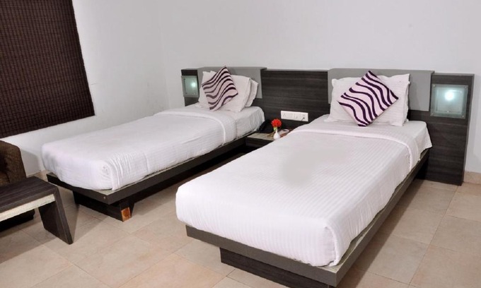 Chittur Hotel | Hotel Palm shore