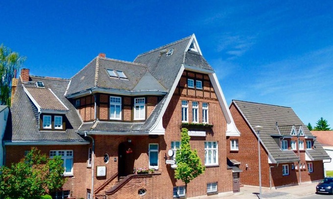 Guestrow Hotel | Hotel & Pension Villa Camenz