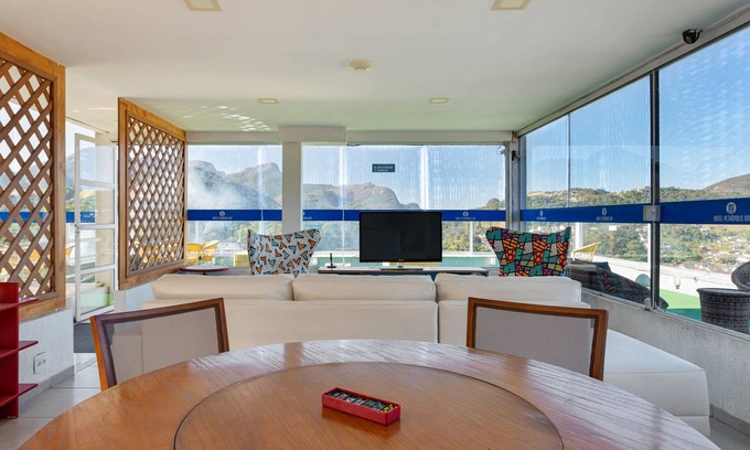 Valparaiso Hotel | Hotel Petropolis Inn