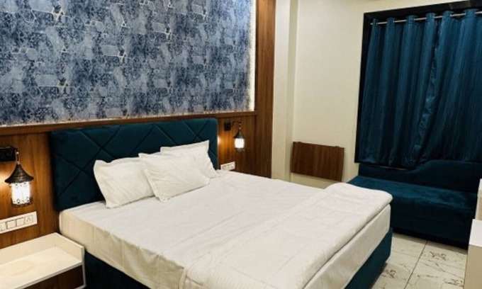 Maheshwar Hotel | Hotel Ratnam Palace