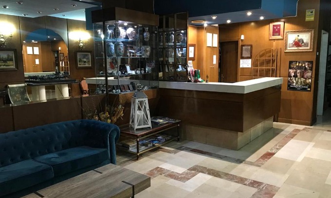 Hellin Hotel | Hotel Reina Victoria