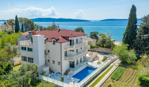 Kastela Hotel | Hotel Riva Kaštela with swimming pool
