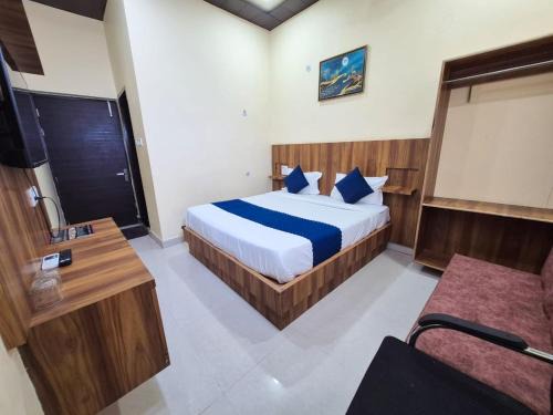 Vrindavan Hotel | Hotel RK Residency Near Prem Mandir & bankey bihari temple # budget hotel near iskon temple free parking couple friendly hotel in vrindavan