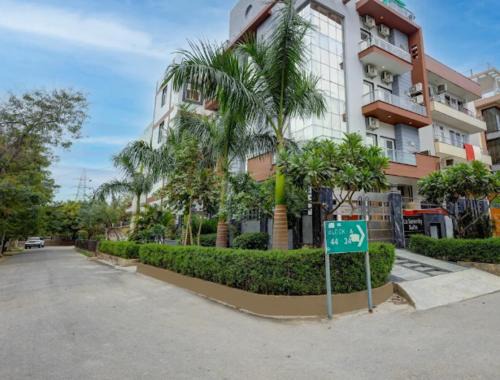 Sector 70 Hotel | Hotel Serenity Inn