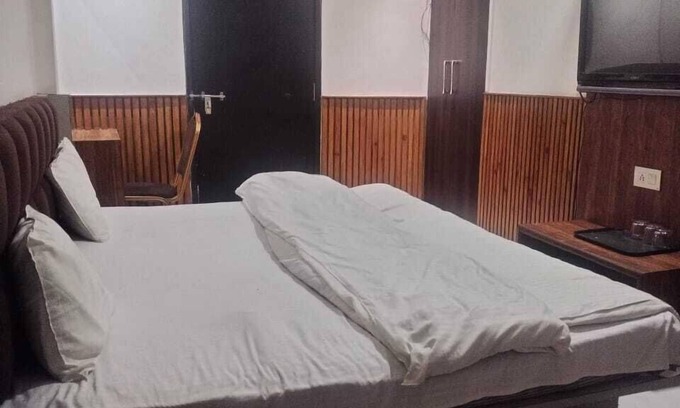 Adarsh Nagar Hotel | Hotel Shri Sai Deluxe