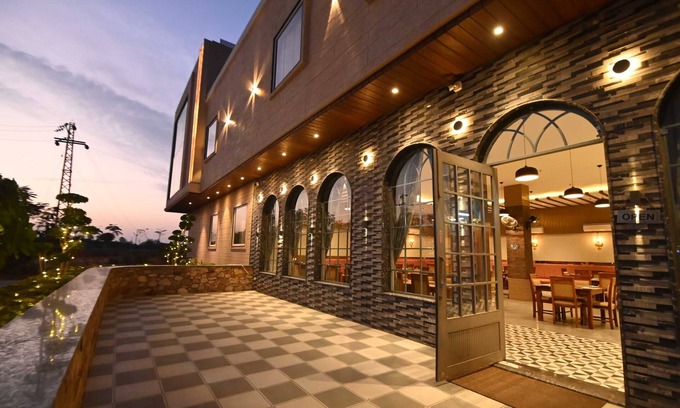 Shri Madhopur Hotel | Hotel Shyamleela