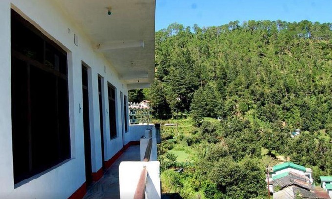 Kausani Hotel | Hotel Snow View Guest House kausani