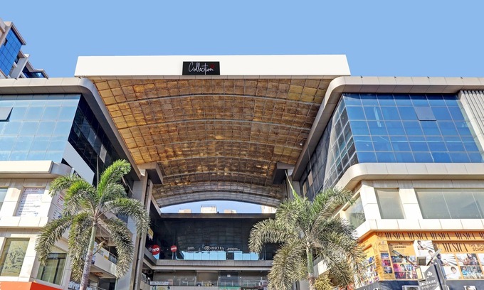 Surat Hotel | Hotel Solitaire Luxurious AC Rooms Surat