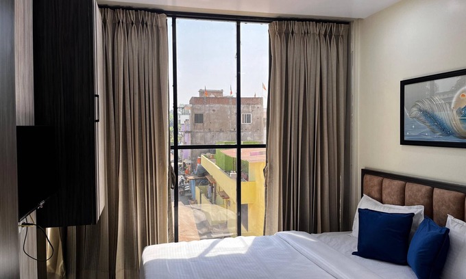 Jagdalpur Hotel | Hotel Soumya Sarovar