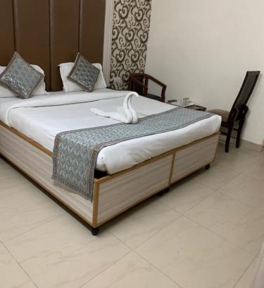 Karol Bagh Hotel | Hotel Star Palace - Near Karol Bagh Metro