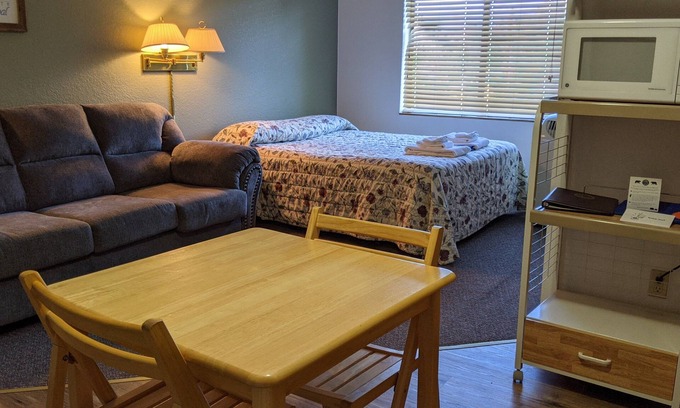 Almont Cabin | Hotel Style Lodge Room w/Kitchenette
