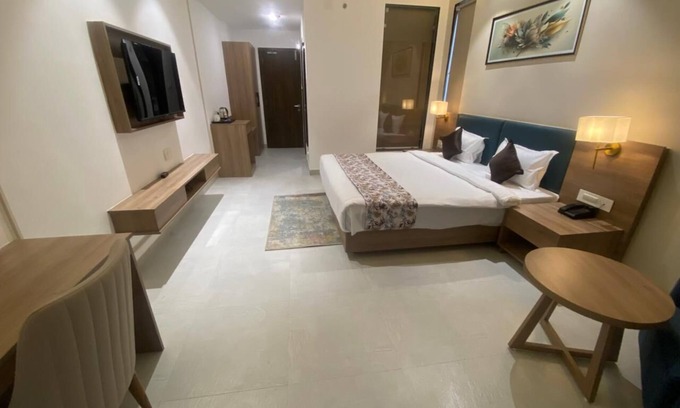 Khambhaliya Hotel | Hotel Swastik inn By Nexottel