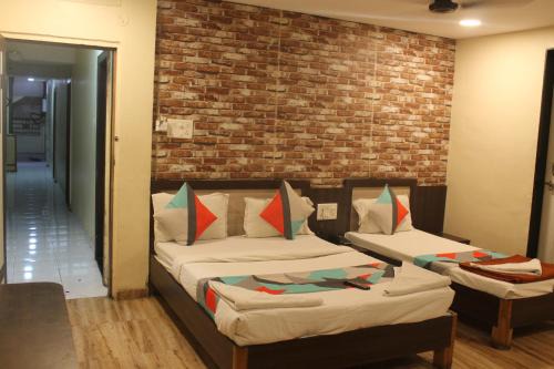 Central Pune Hotel | Hotel Synagauge Street, Camp