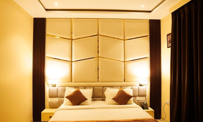 Amroha Hotel | HOTEL THE FORT