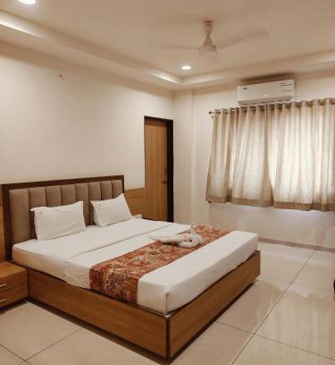 Kolhapur Hotel | Hotel TrushaDham Near to Mahalaxmi Temple Kolhapur