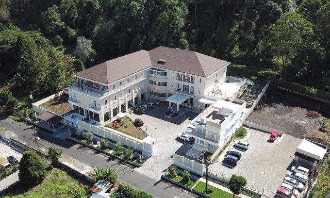 Tomohon Hotel | Hotel Villa Emitta