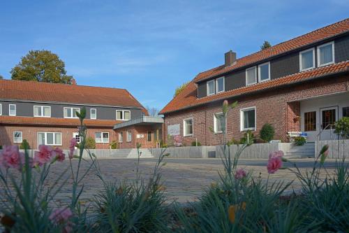 Eicklingen Hotel | Hotel Zur Erholung & Restaurant Amme's Landhaus