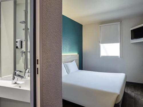 Change Hotel | hotelF1 Laval