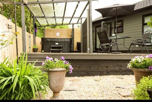 Limavady House | HotTub-Nature-FamilyFriendly-WiFi-Parking