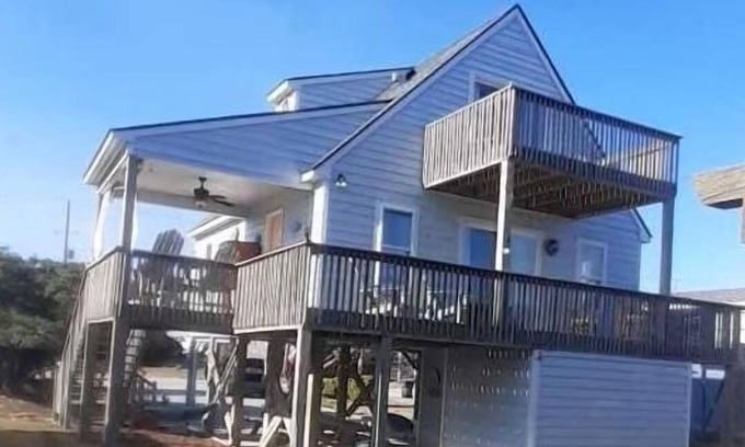 Ocean City Beach House | HOUSE 1 Minute Walk to Ocean, Sound & Ocean Views, Pet Friendly, LINENS INCLUDED