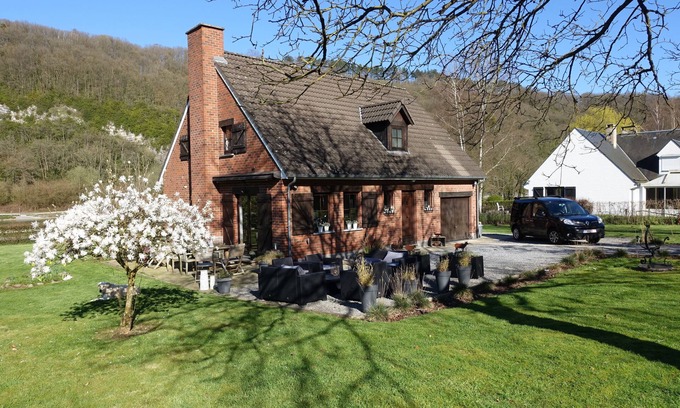 Hastiere-Lavaux House | House feet in the water on the banks of the Meuse ds Ardennes - WIFI