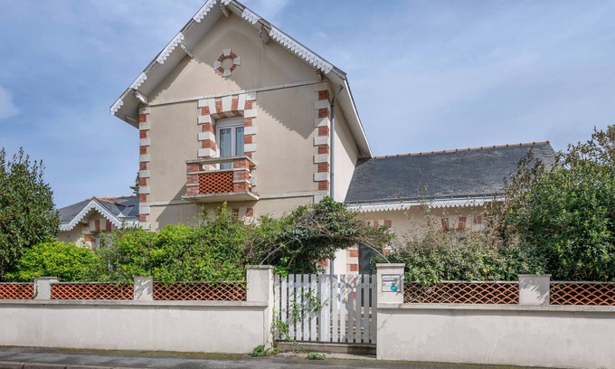 La Bernerie-en-Retz Ski Chalet | House for 6 in Bernerie , 270m from the beach