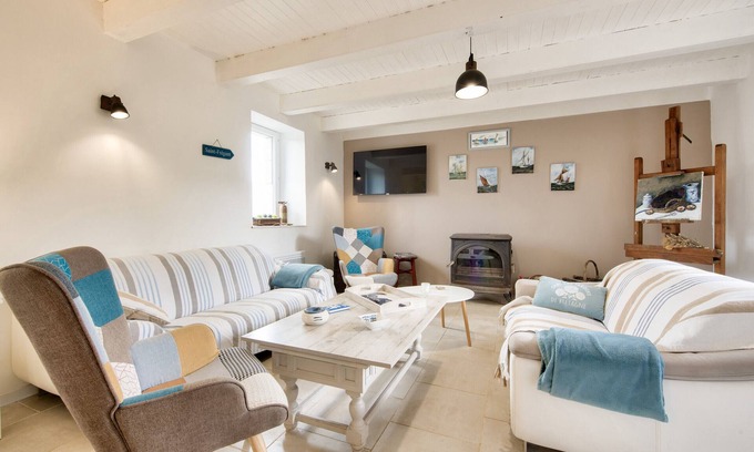 Saint-Fregant Ski Chalet | House for 6 with garden, terrace and games