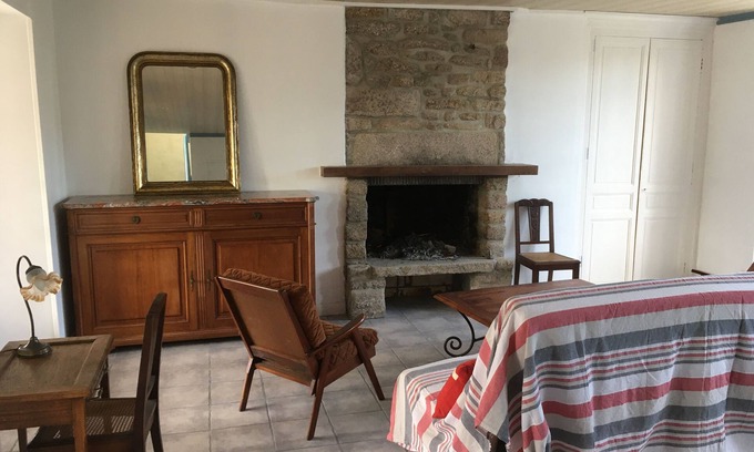 Montfarville House | House for four 10min walk from the beach