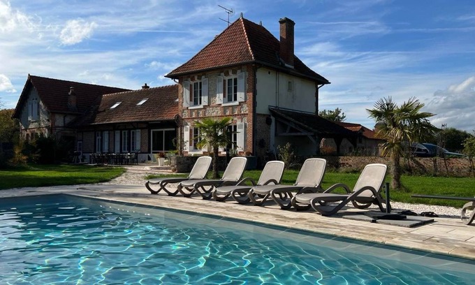 Chaumont-sur-Tharonne House | House for 15 people, in the heart of the Sologne, heated swimming pool.